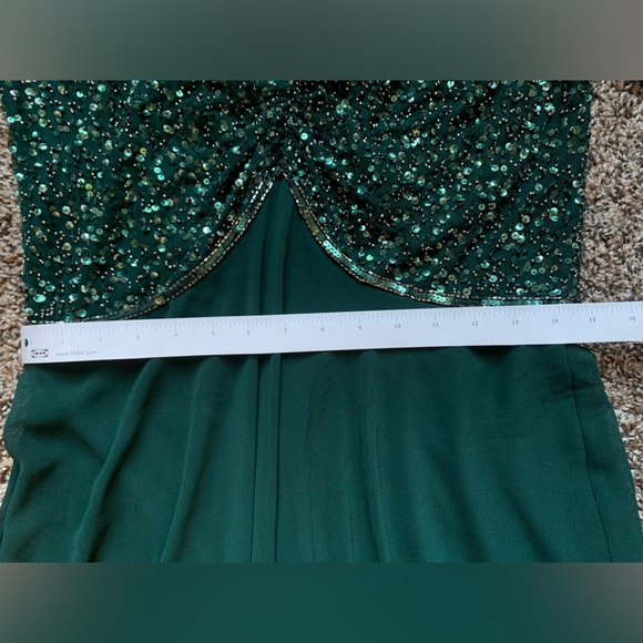 J Kara Women's Petite 3/4 Sleeve V-Neck Beaded Top Long Gown - Picture 3 of 9